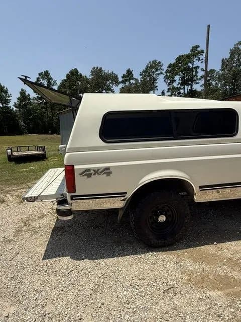 1991 Ford F-150 XLT Lariat, view