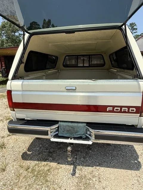 1991 Ford F-150 XLT Lariat, view