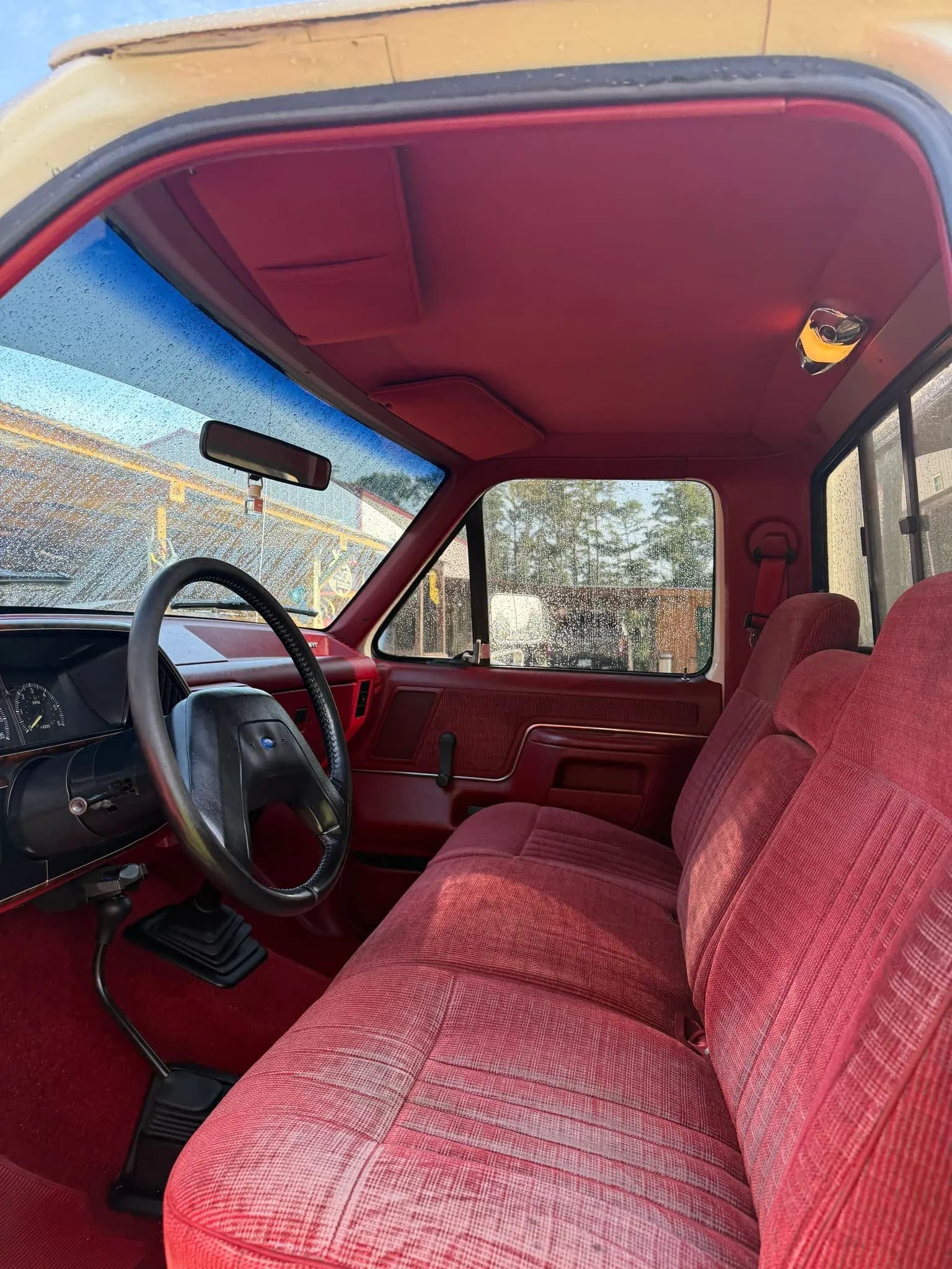 1991 Ford F-150 XLT Lariat, view