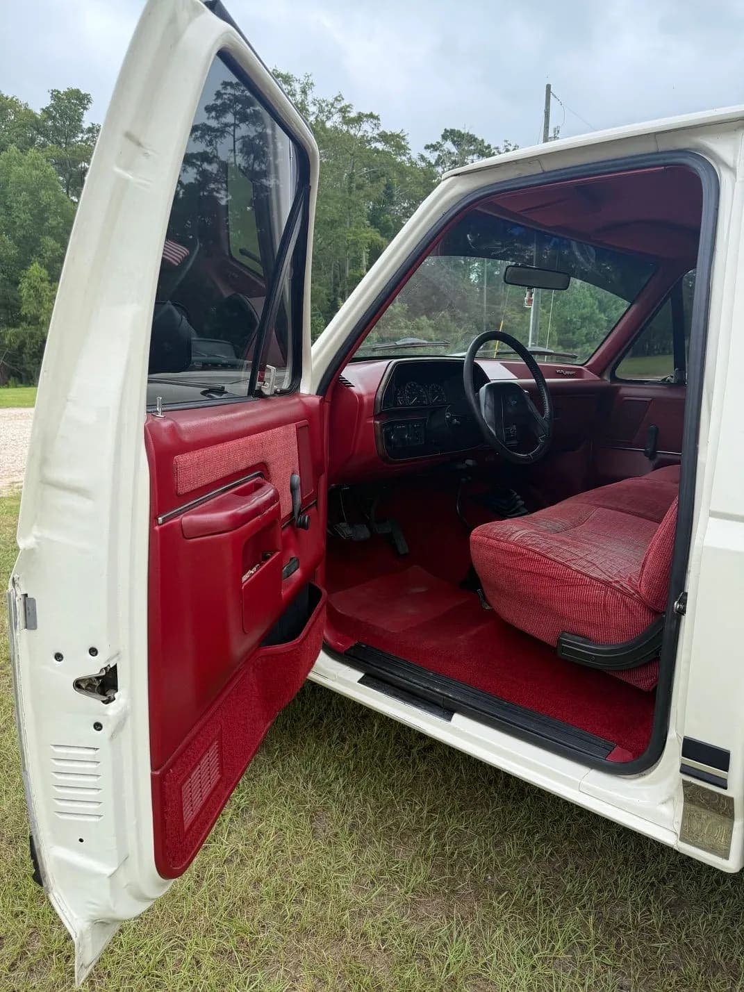 1991 Ford F-150 XLT Lariat, view