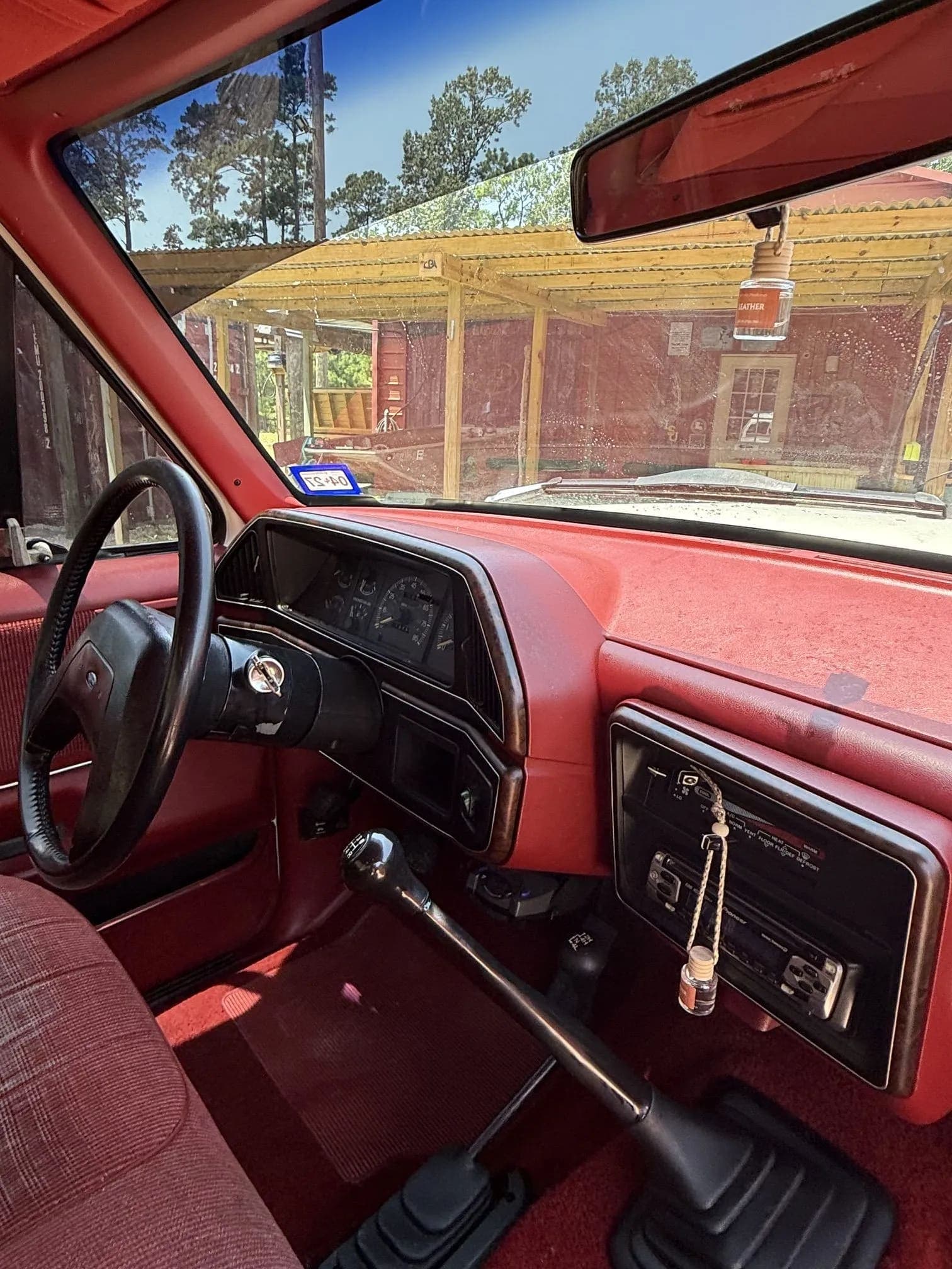 1991 Ford F-150 XLT Lariat, view
