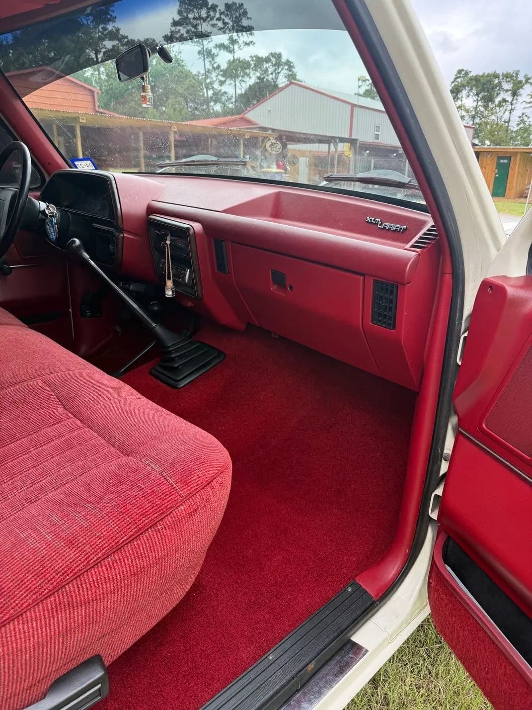 1991 Ford F-150 XLT Lariat, view