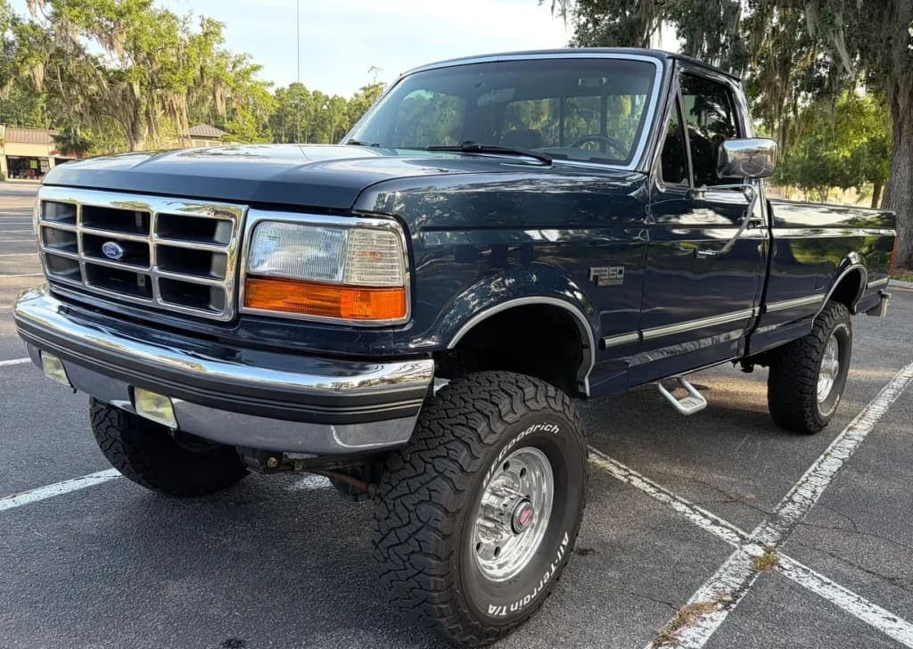 1993 Ford F-350 XLT, view
