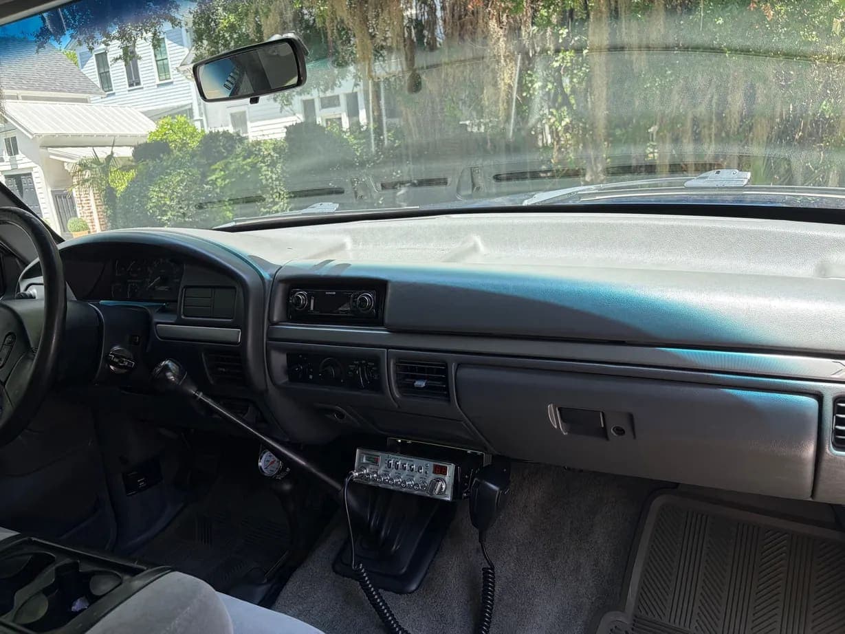 1993 Ford F-350 XLT, view