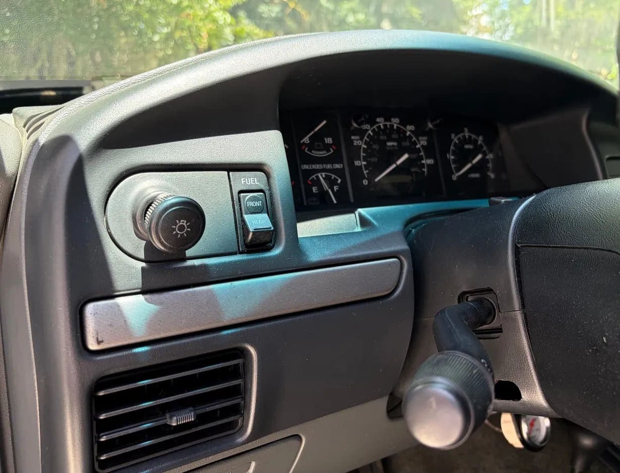 1993 Ford F-350 XLT, view
