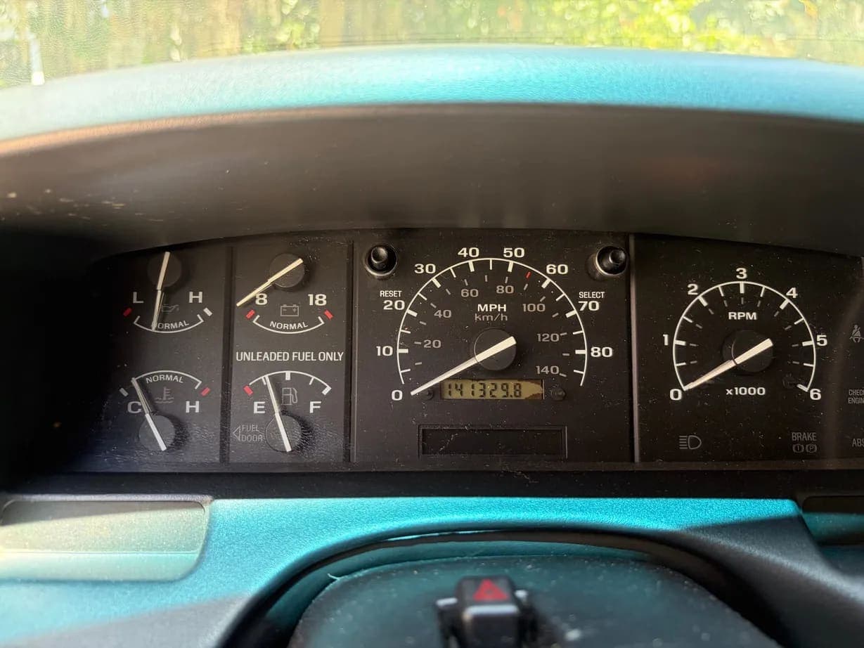 1993 Ford F-350 XLT, view