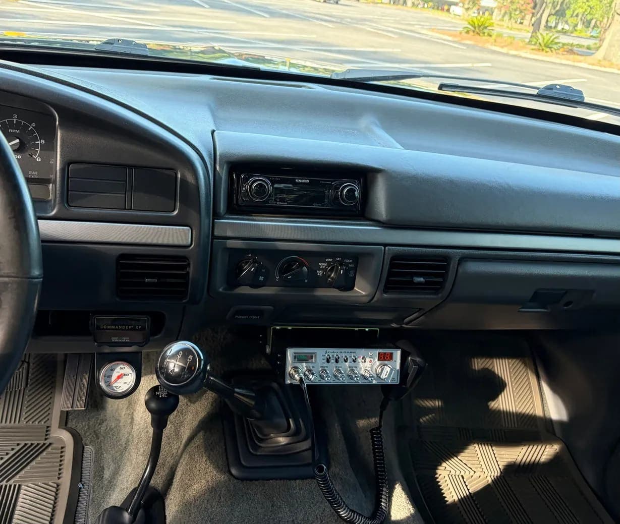 1993 Ford F-350 XLT, view