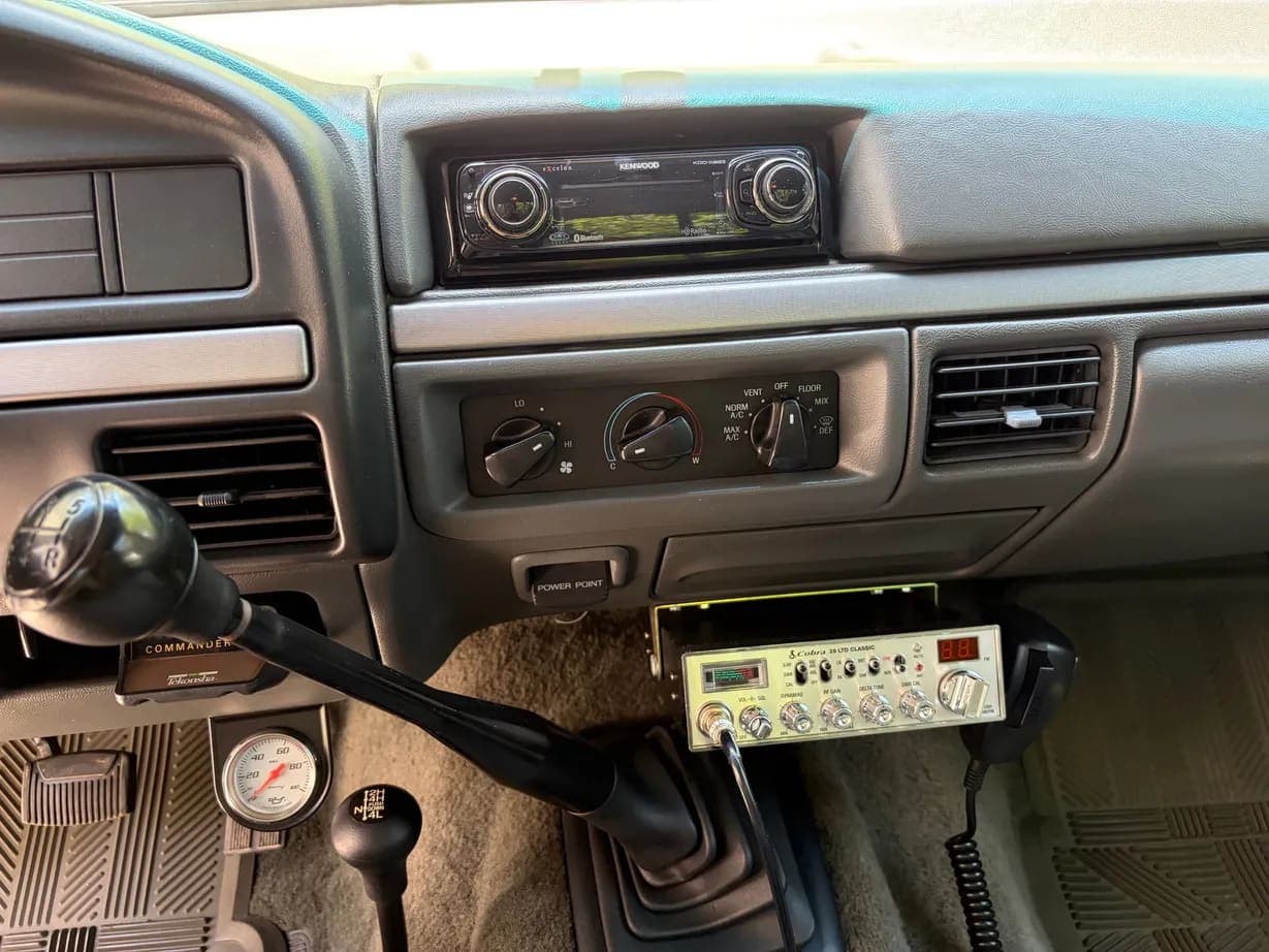 1993 Ford F-350 XLT, view
