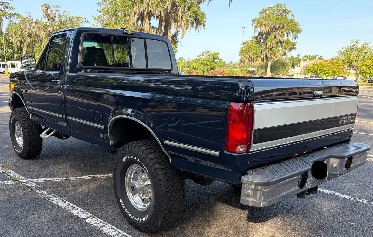 1993 Ford F-350 XLT, view