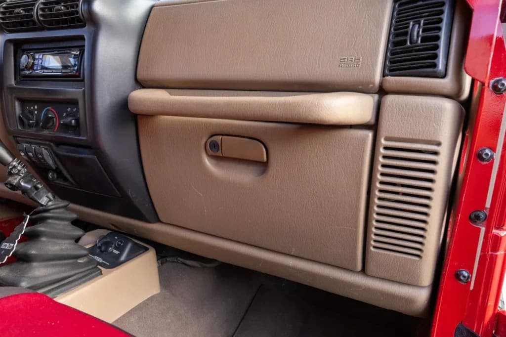 2000 Jeep Wrangler Sport 4.0, view