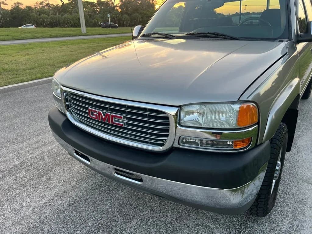 2001 GMC Sierra 2500HD SLE Extended, view