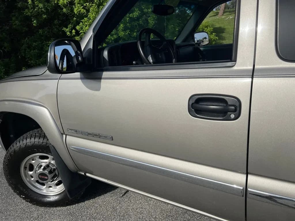 2001 GMC Sierra 2500HD SLE Extended, view