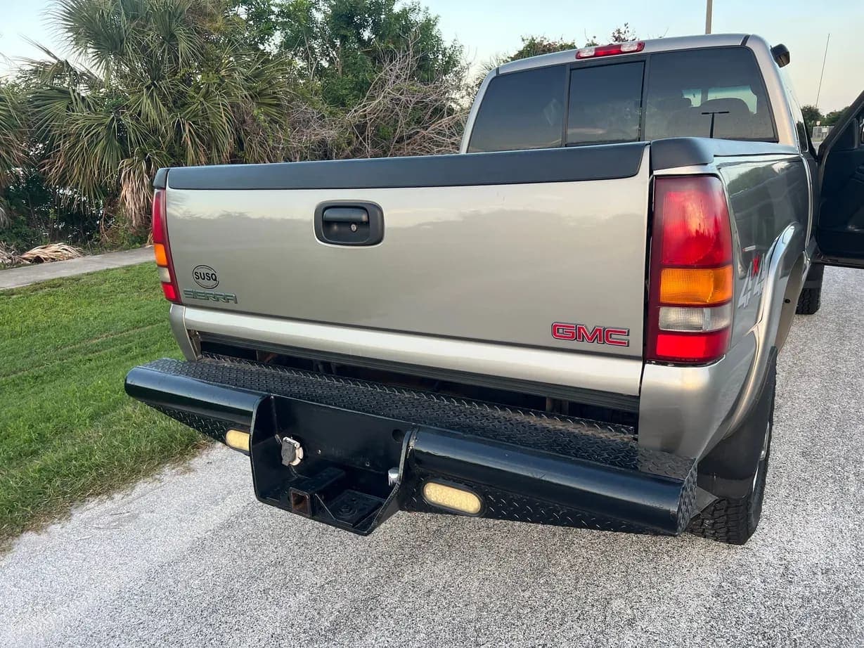 2001 GMC Sierra 2500HD SLE Extended, view