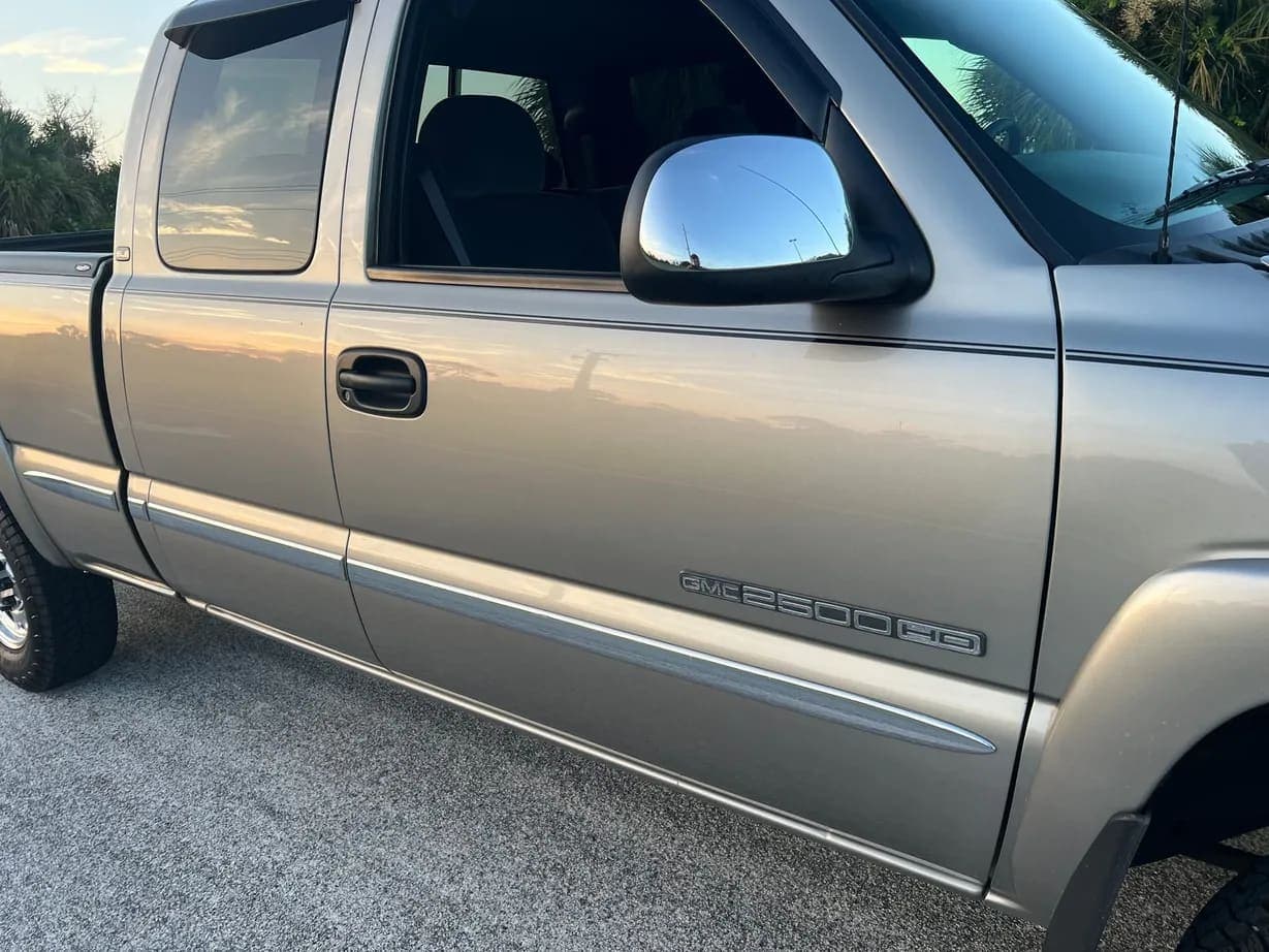 2001 GMC Sierra 2500HD SLE Extended, view