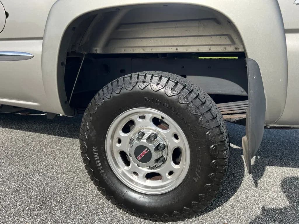 2001 GMC Sierra 2500HD SLE Extended, view