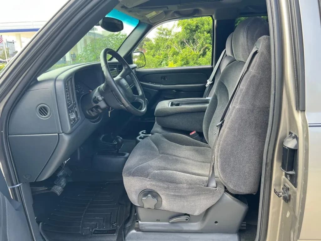 2001 GMC Sierra 2500HD SLE Extended, view
