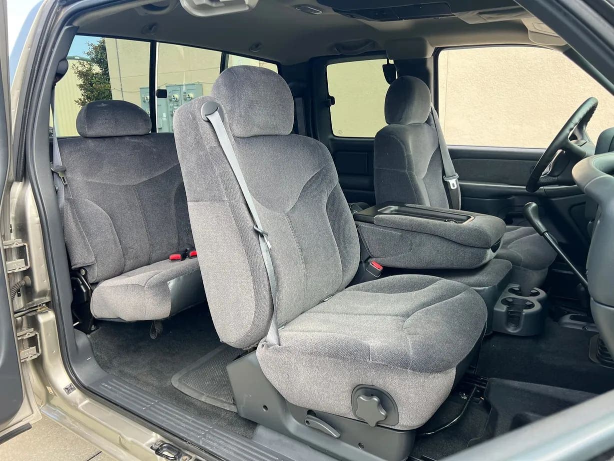 2001 GMC Sierra 2500HD SLE Extended, view