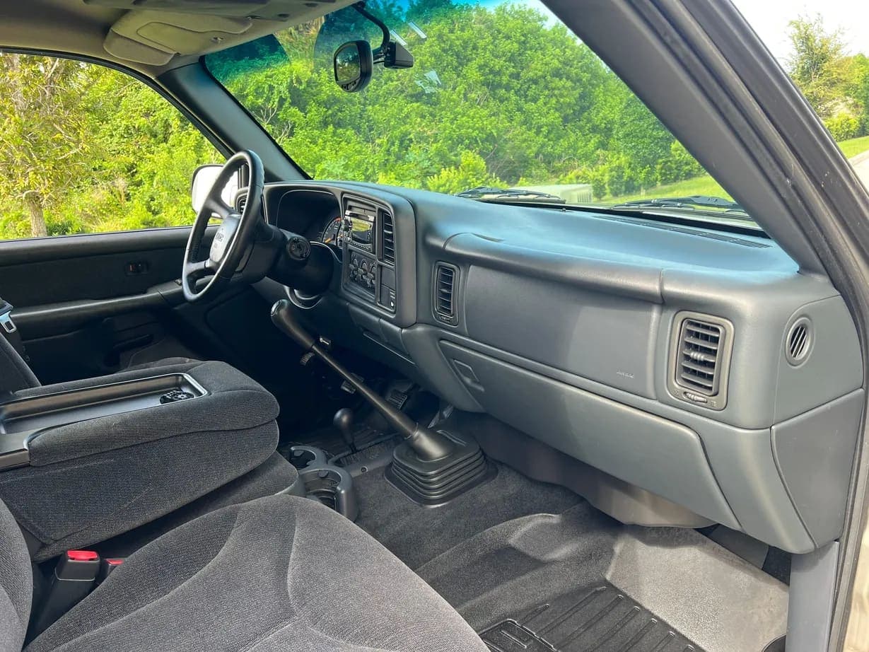 2001 GMC Sierra 2500HD SLE Extended, view