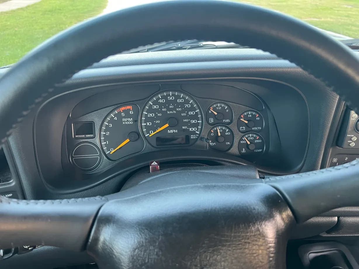 2001 GMC Sierra 2500HD SLE Extended, view