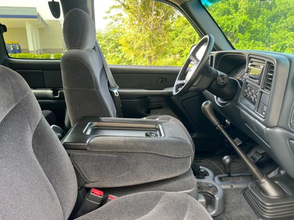 2001 GMC Sierra 2500HD SLE Extended, view
