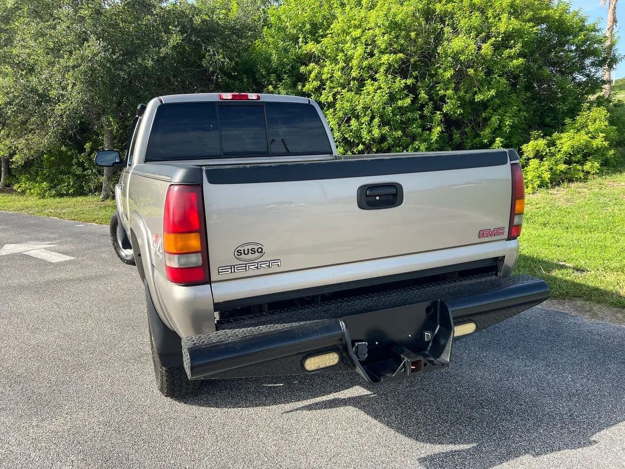 2001 GMC Sierra 2500HD SLE Extended, view