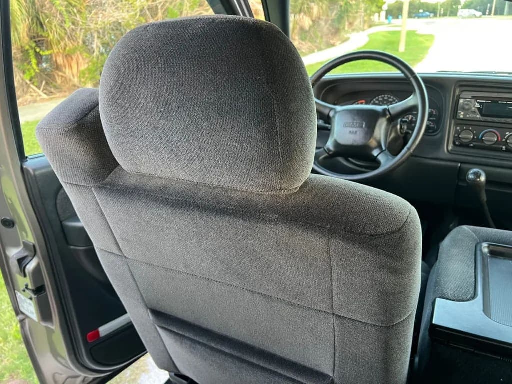 2001 GMC Sierra 2500HD SLE Extended, view