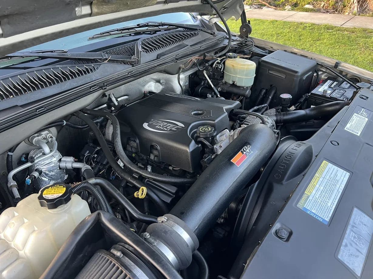 2001 GMC Sierra 2500HD SLE Extended, view