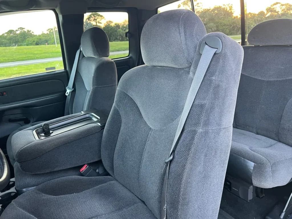 2001 GMC Sierra 2500HD SLE Extended, view