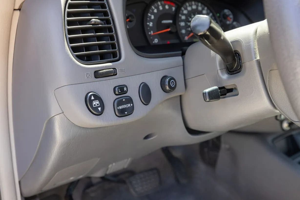 2006 Toyota Tundra SR5 Double Cab V8, view