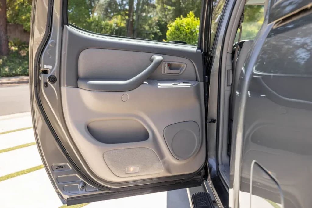 2006 Toyota Tundra SR5 Double Cab V8, view