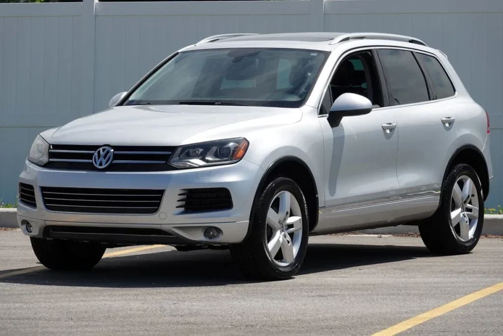 2014 Volkswagen Touareg Lux TDI exterior
