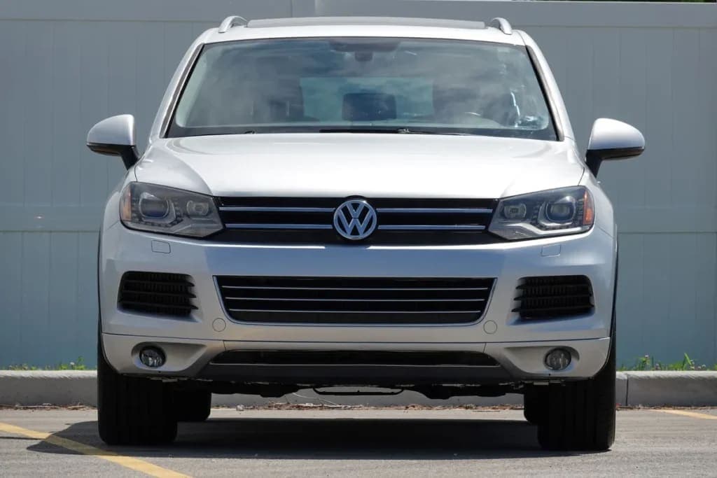 2014 Volkswagen Touareg Lux TDI, view