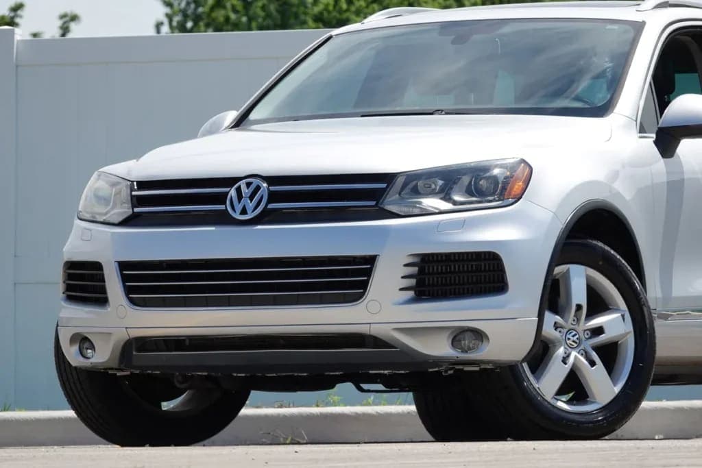 2014 Volkswagen Touareg Lux TDI, view