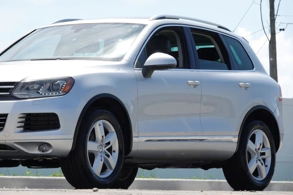 2014 Volkswagen Touareg Lux TDI, view