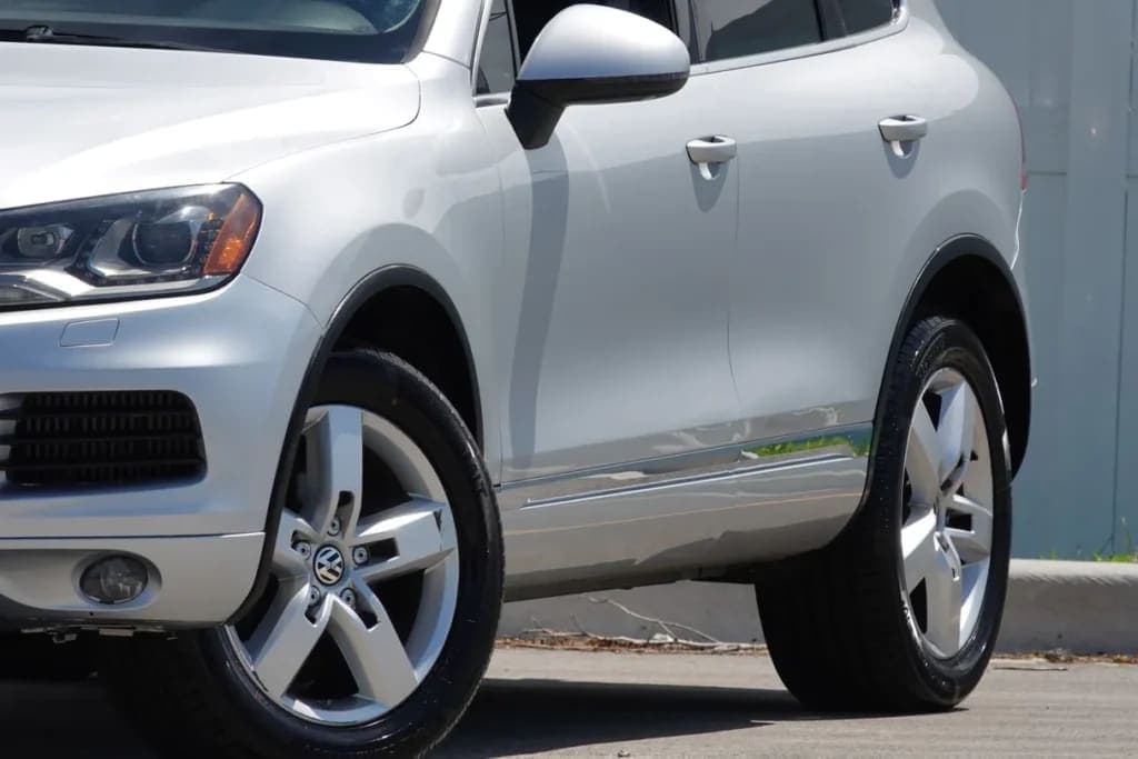2014 Volkswagen Touareg Lux TDI, view