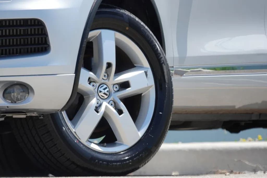 2014 Volkswagen Touareg Lux TDI, view