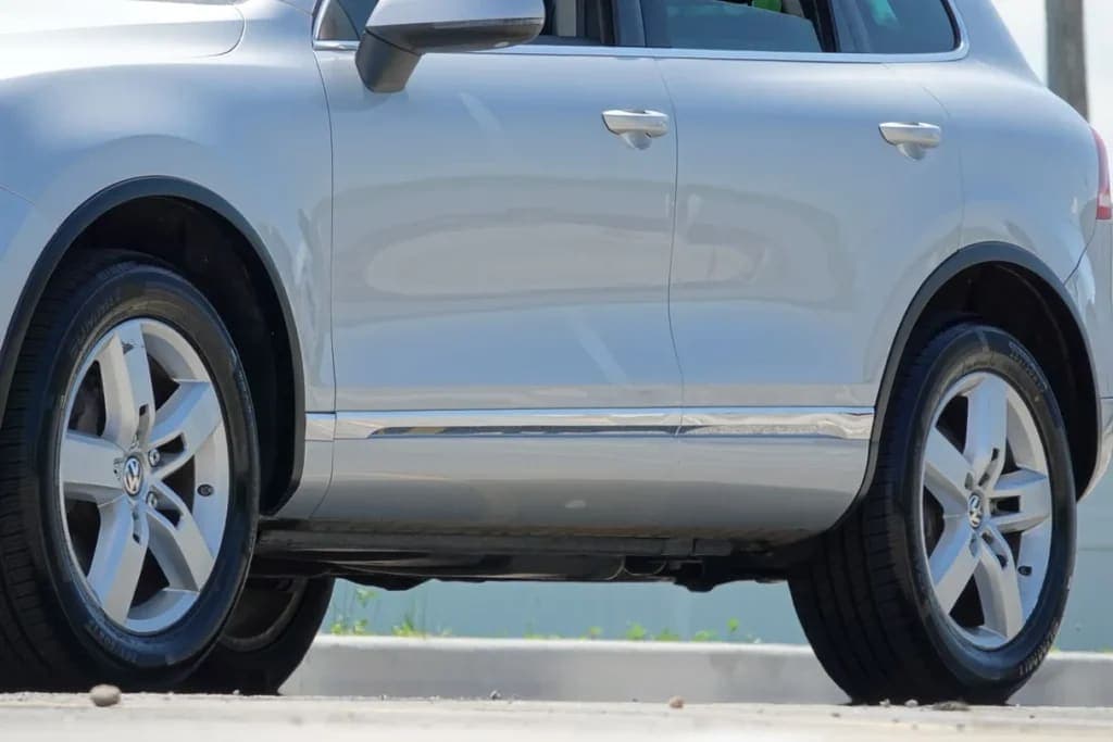 2014 Volkswagen Touareg Lux TDI, view