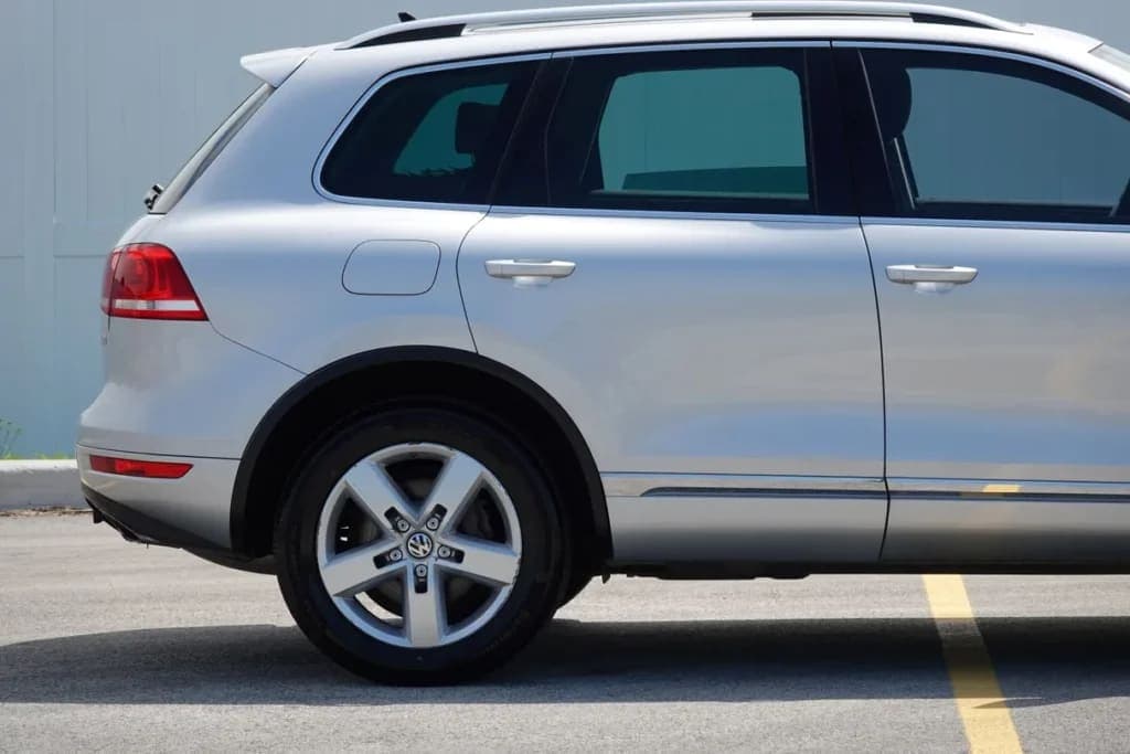 2014 Volkswagen Touareg Lux TDI, view