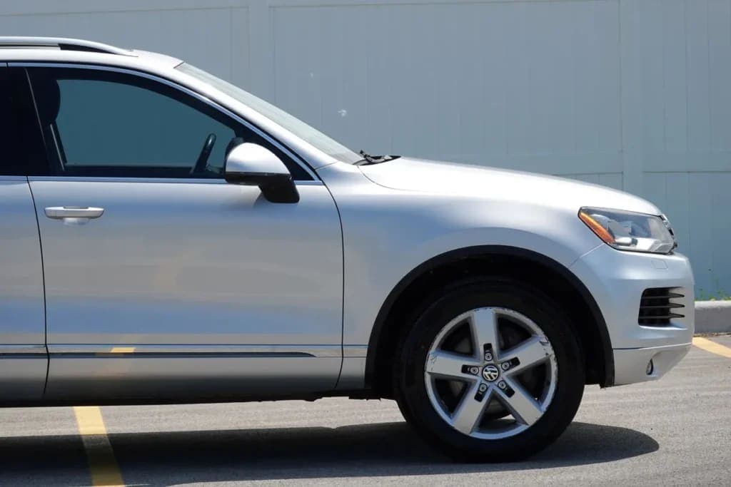 2014 Volkswagen Touareg Lux TDI, view