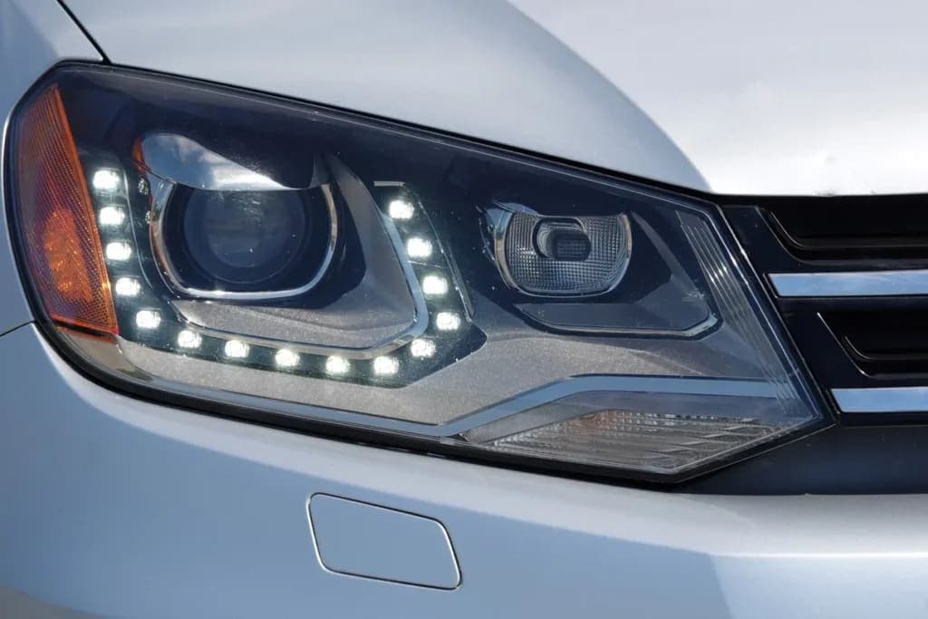 2014 Volkswagen Touareg Lux TDI, view