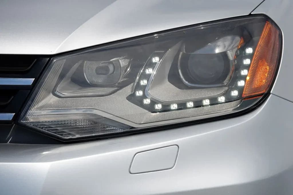 2014 Volkswagen Touareg Lux TDI, view