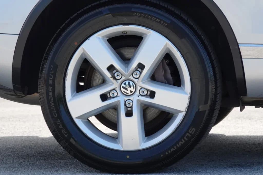 2014 Volkswagen Touareg Lux TDI, view