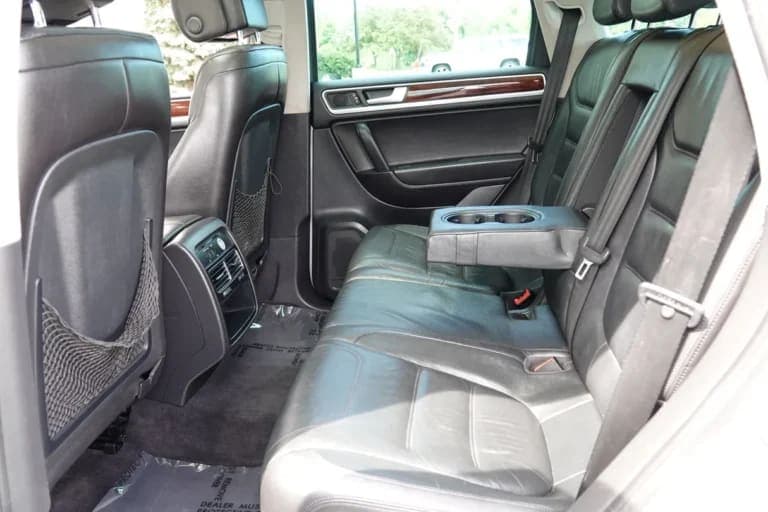 2014 Volkswagen Touareg Lux TDI, view