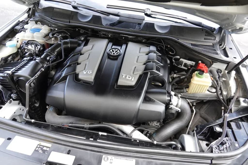2014 Volkswagen Touareg Lux TDI, view