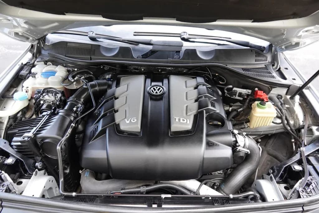2014 Volkswagen Touareg Lux TDI, view