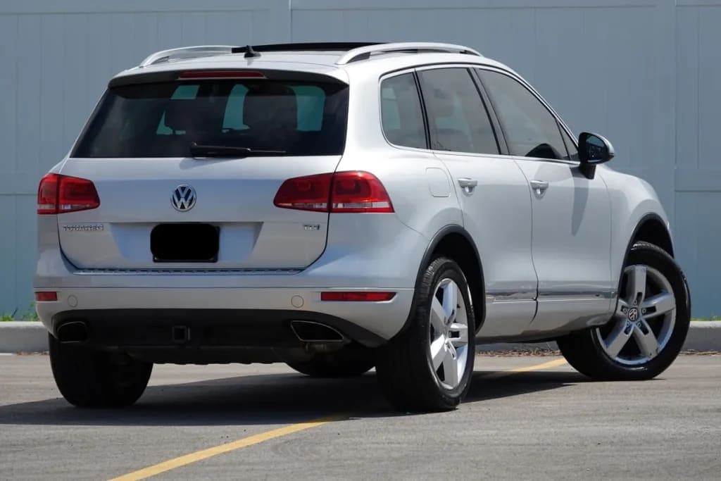 2014 Volkswagen Touareg Lux TDI, view