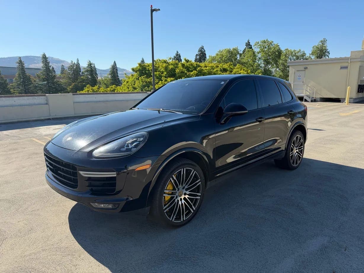 2016 Porsche Cayenne Turbo S exterior