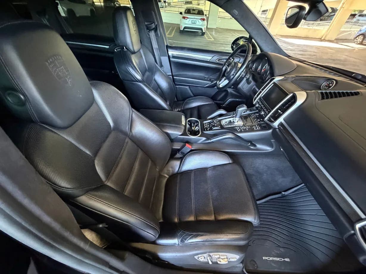 2016 Porsche Cayenne Turbo S, view