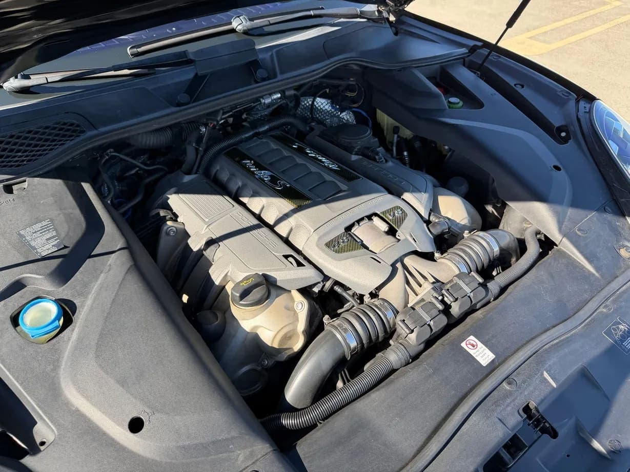 2016 Porsche Cayenne Turbo S, view