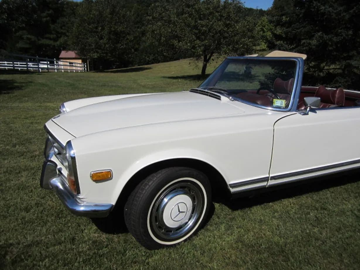 1971 Mercedes-Benz 280SL, view